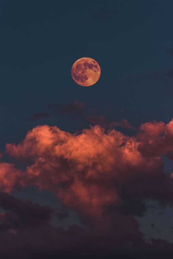 pleine lune tente rouge